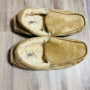 Men’s Ascot Ugg Slippers size 11 (Run Small)